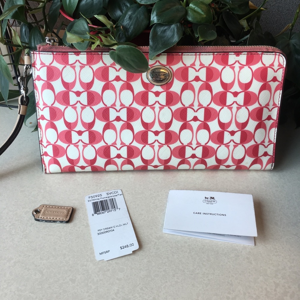 Coach Wristlet/Wallet (F50925)